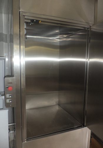 Instalação Monta-Cargas Hospitalar Thor instalação de monta carga em hospital com conformidade ABNT e normas sanitárias
