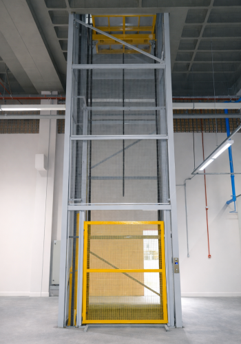 fabricacao-elevador-de-carga-3